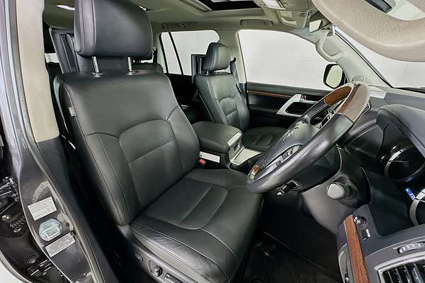 2021 Toyota Landcruiser Sahara VDJ200R