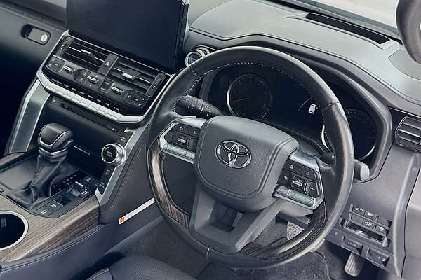 2024 Toyota Landcruiser LC300 SAHARA (4x4) FJA300R