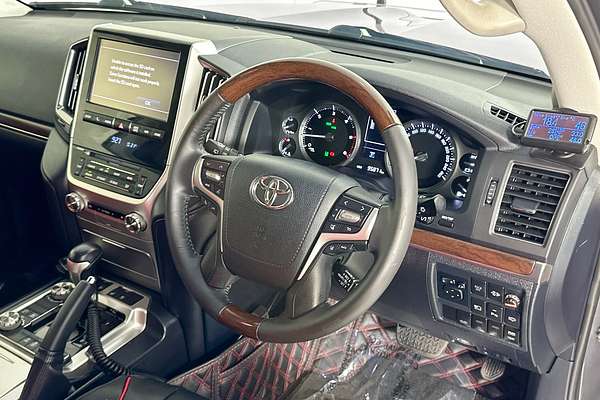 2017 Toyota LANDCRUISER SAHARA (4x4) VDJ200R MY16
