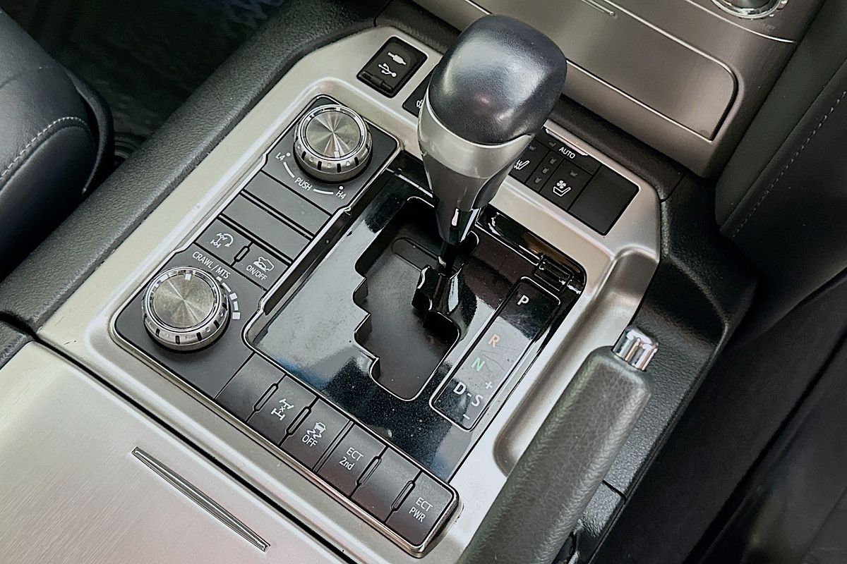 2021 Toyota Landcruiser Sahara VDJ200R