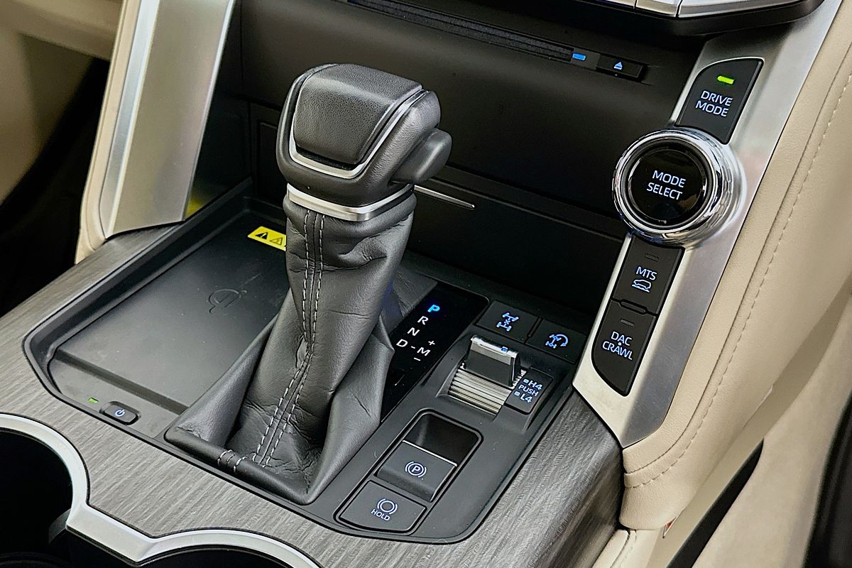 2023 Toyota Landcruiser LC300 SAHARA ZX (4x4) FJA300R