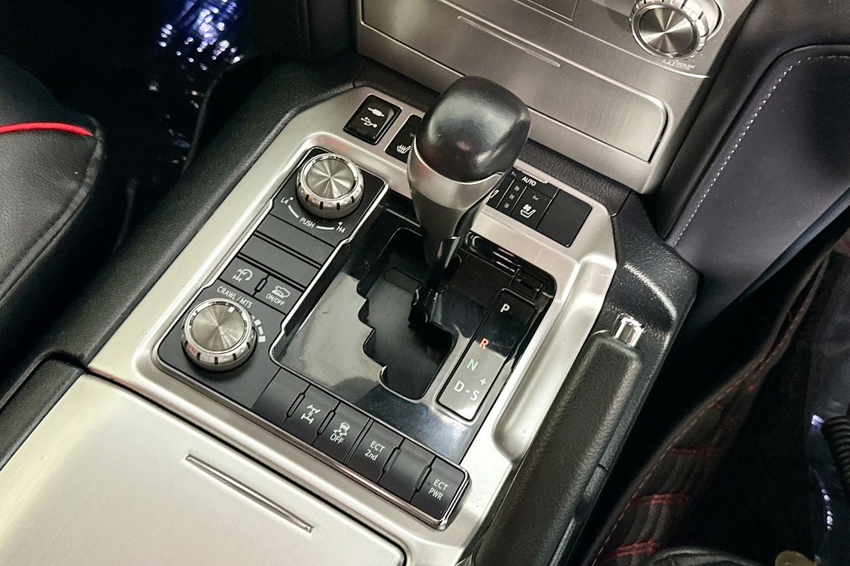 2017 Toyota LANDCRUISER SAHARA (4x4) VDJ200R MY16