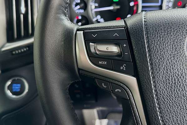 2017 Toyota LANDCRUISER SAHARA (4x4) VDJ200R MY16