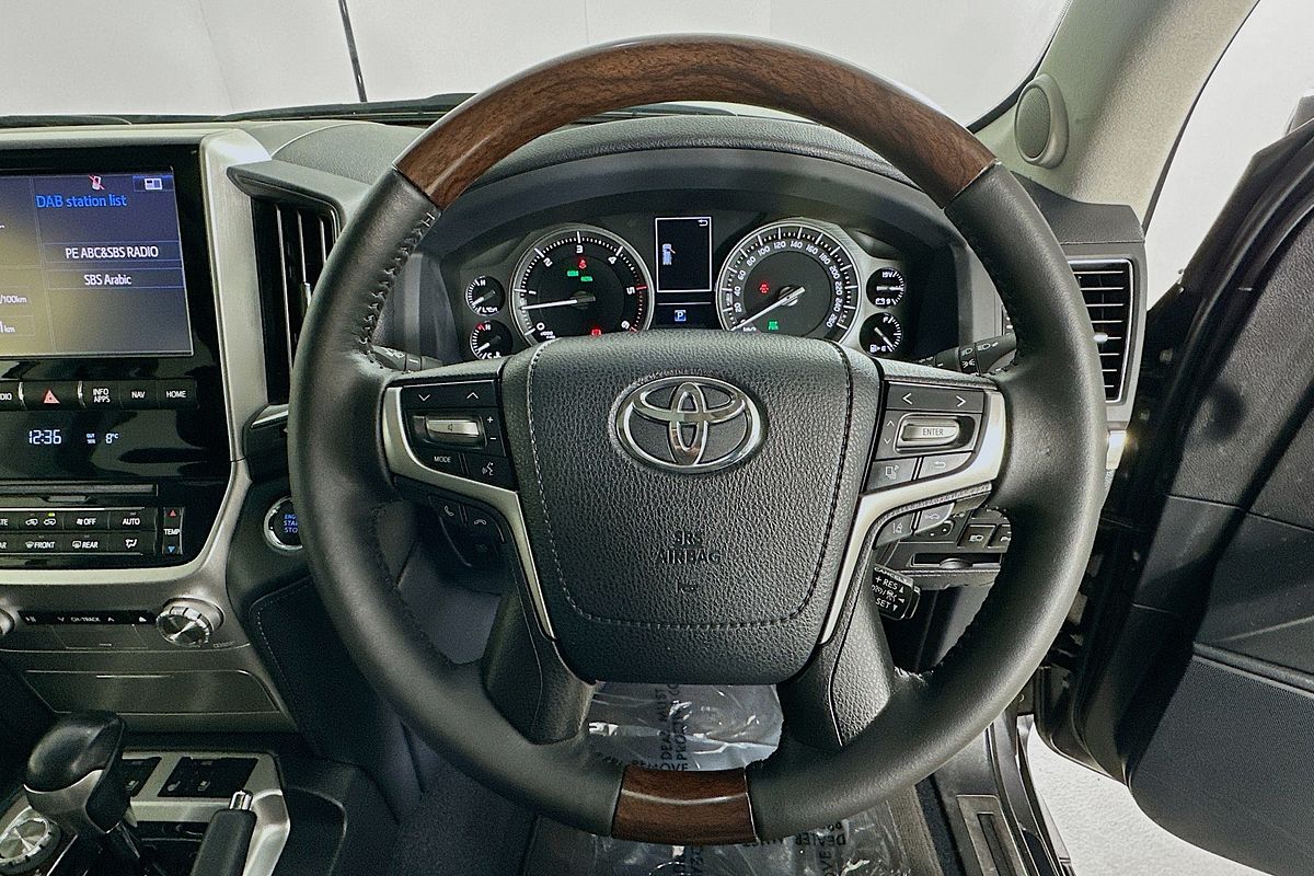 2017 Toyota LANDCRUISER SAHARA (4x4) VDJ200R MY16