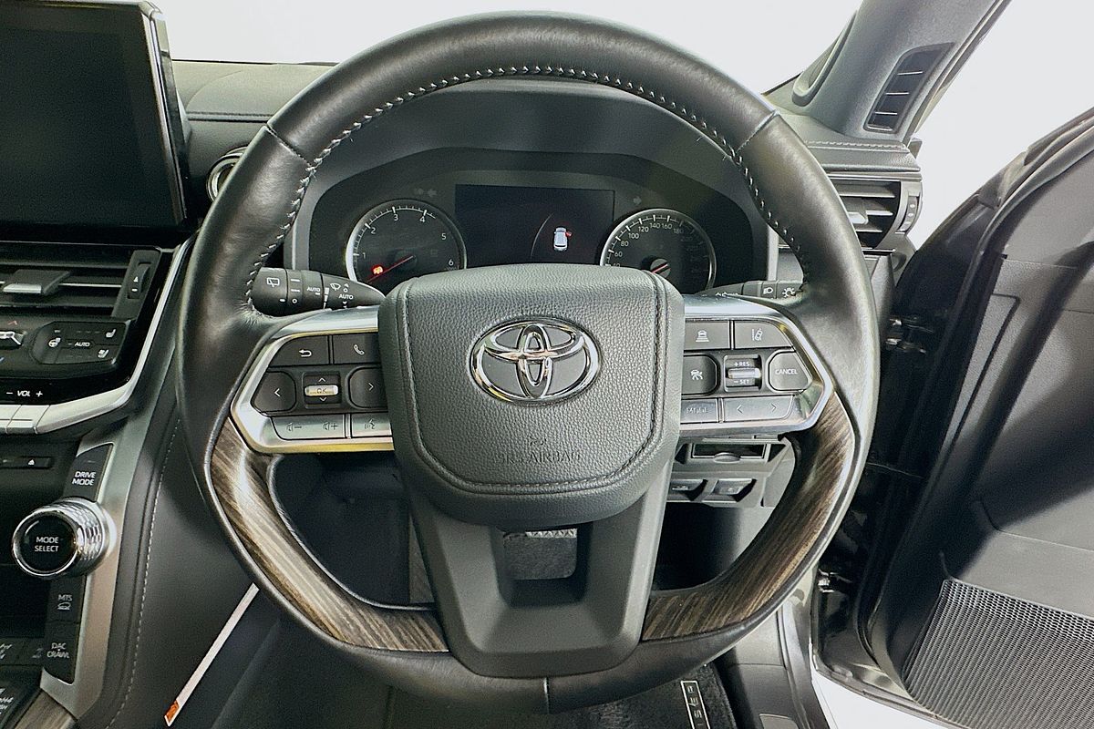 2024 Toyota Landcruiser LC300 SAHARA (4x4) FJA300R