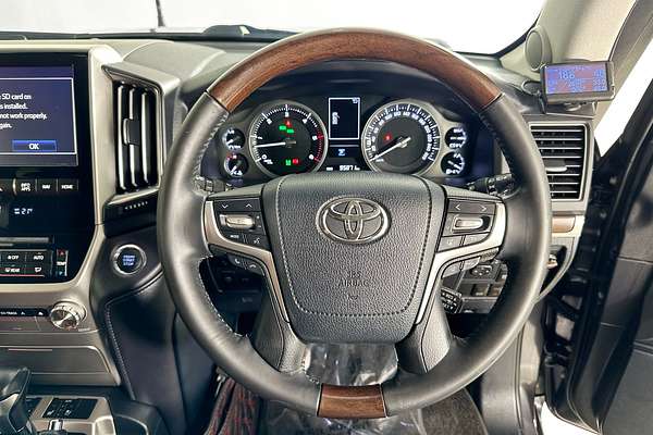 2017 Toyota LANDCRUISER SAHARA (4x4) VDJ200R MY16