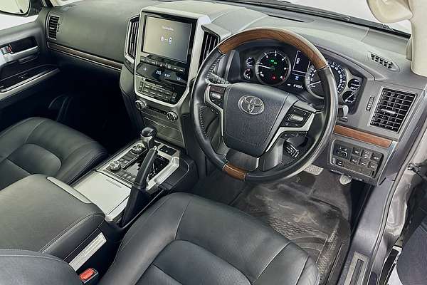 2021 Toyota Landcruiser Sahara VDJ200R
