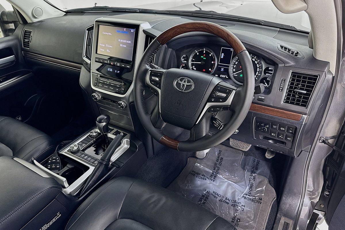 2017 Toyota LANDCRUISER SAHARA (4x4) VDJ200R MY16