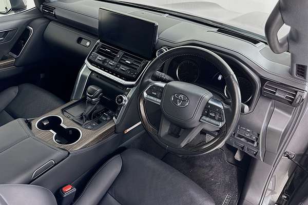 2024 Toyota Landcruiser LC300 SAHARA (4x4) FJA300R