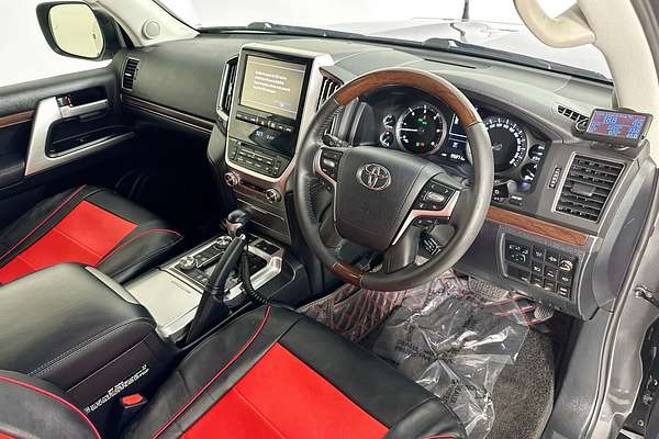 2017 Toyota LANDCRUISER SAHARA (4x4) VDJ200R MY16