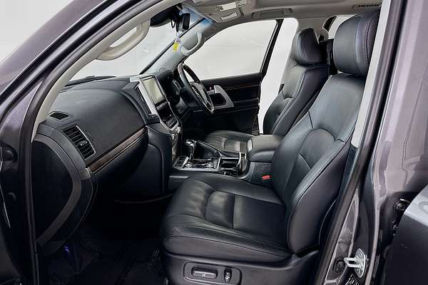 2017 Toyota LANDCRUISER SAHARA (4x4) VDJ200R MY16