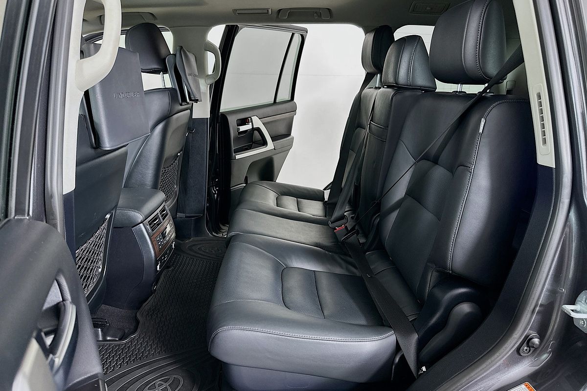 2021 Toyota Landcruiser Sahara VDJ200R