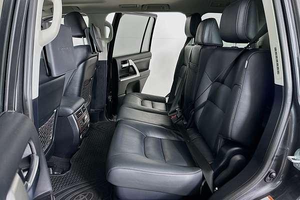 2021 Toyota Landcruiser Sahara VDJ200R
