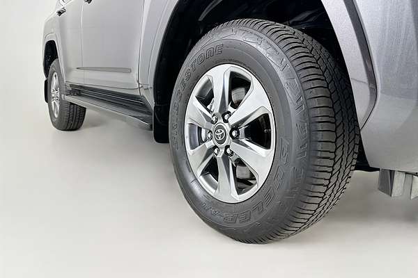 2024 Toyota Landcruiser LC300 SAHARA (4x4) FJA300R