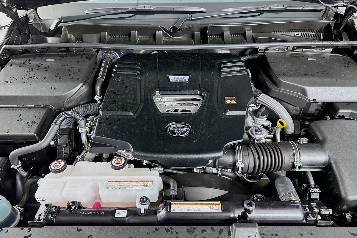 2024 Toyota Landcruiser LC300 SAHARA (4x4) FJA300R