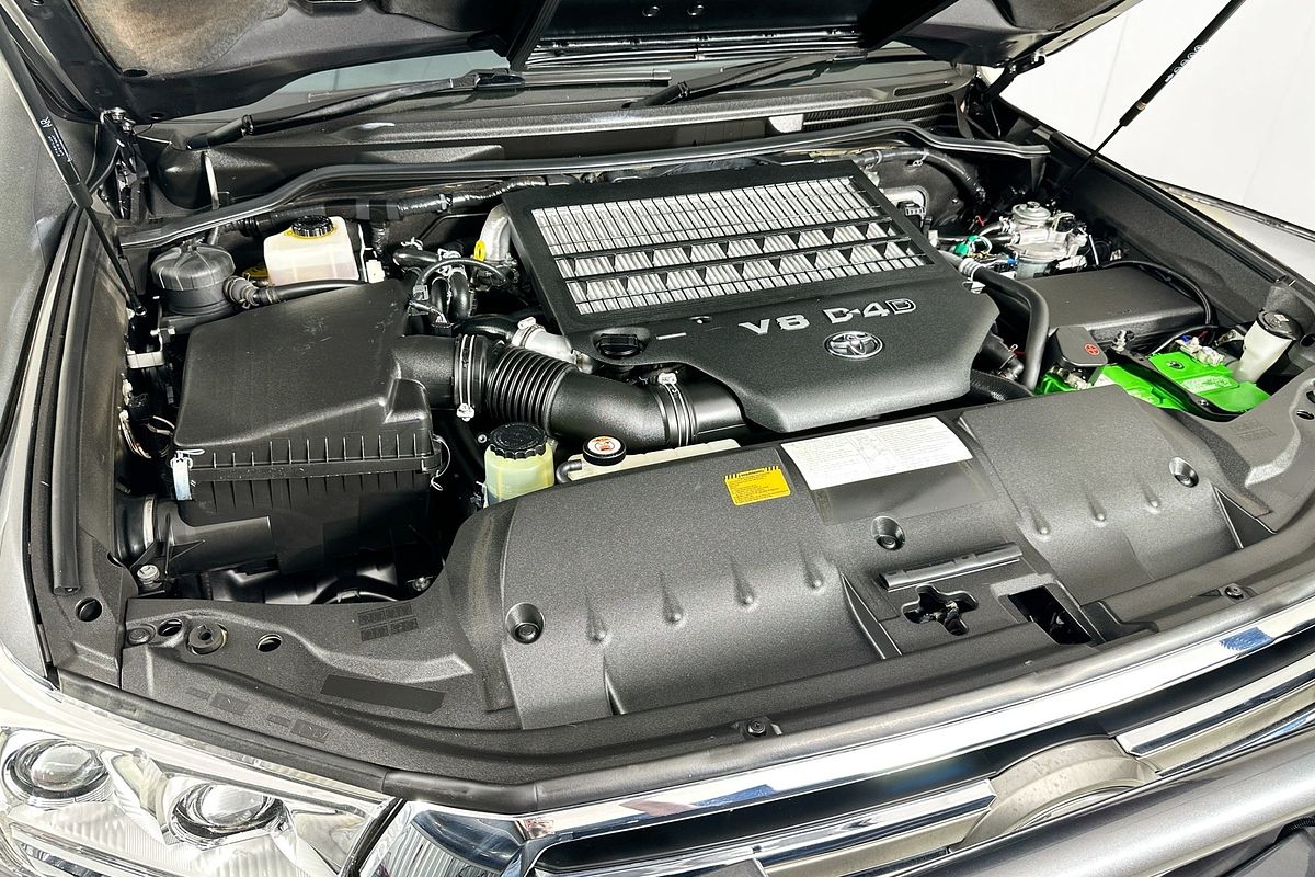 2017 Toyota LANDCRUISER SAHARA (4x4) VDJ200R MY16