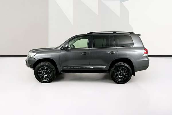 2021 Toyota Landcruiser Sahara VDJ200R
