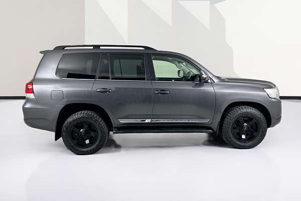 2019 Toyota Landcruiser Sahara VDJ200R