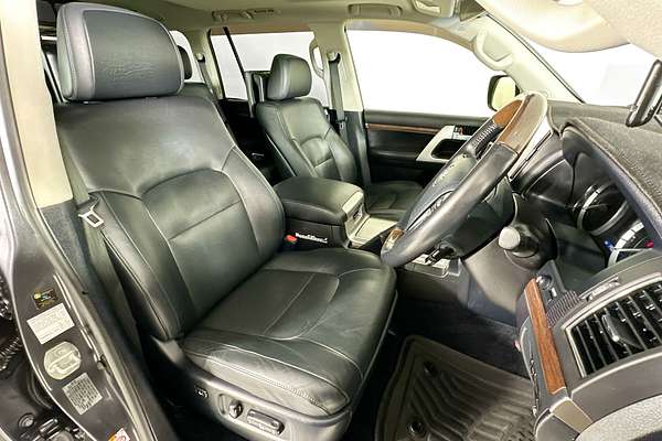 2017 Toyota LANDCRUISER SAHARA (4x4) VDJ200R MY16