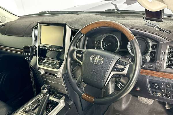 2017 Toyota LANDCRUISER SAHARA (4x4) VDJ200R MY16