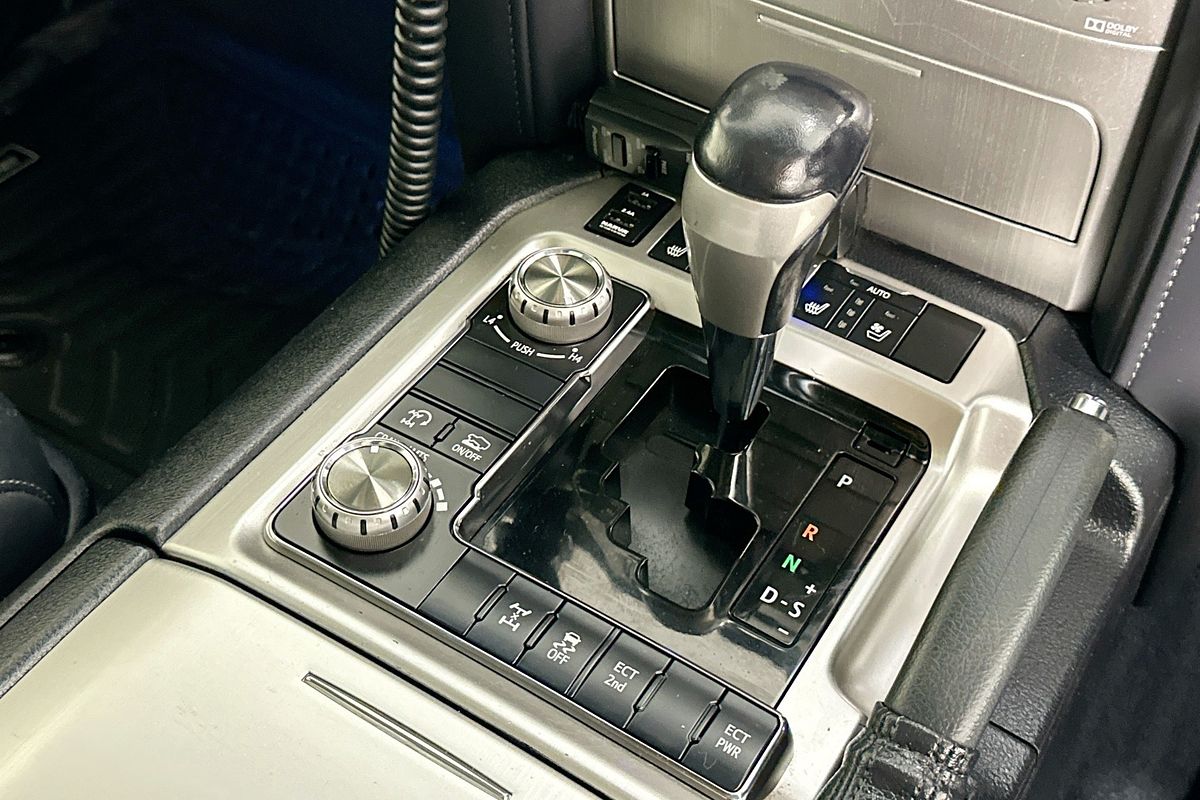 2017 Toyota LANDCRUISER SAHARA (4x4) VDJ200R MY16