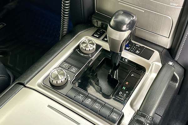 2017 Toyota LANDCRUISER SAHARA (4x4) VDJ200R MY16