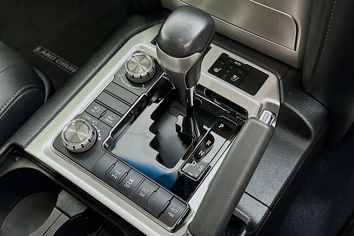 2016 Toyota LANDCRUISER SAHARA (4x4) VDJ200R MY16
