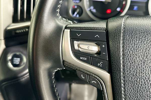 2017 Toyota LANDCRUISER SAHARA (4x4) VDJ200R MY16