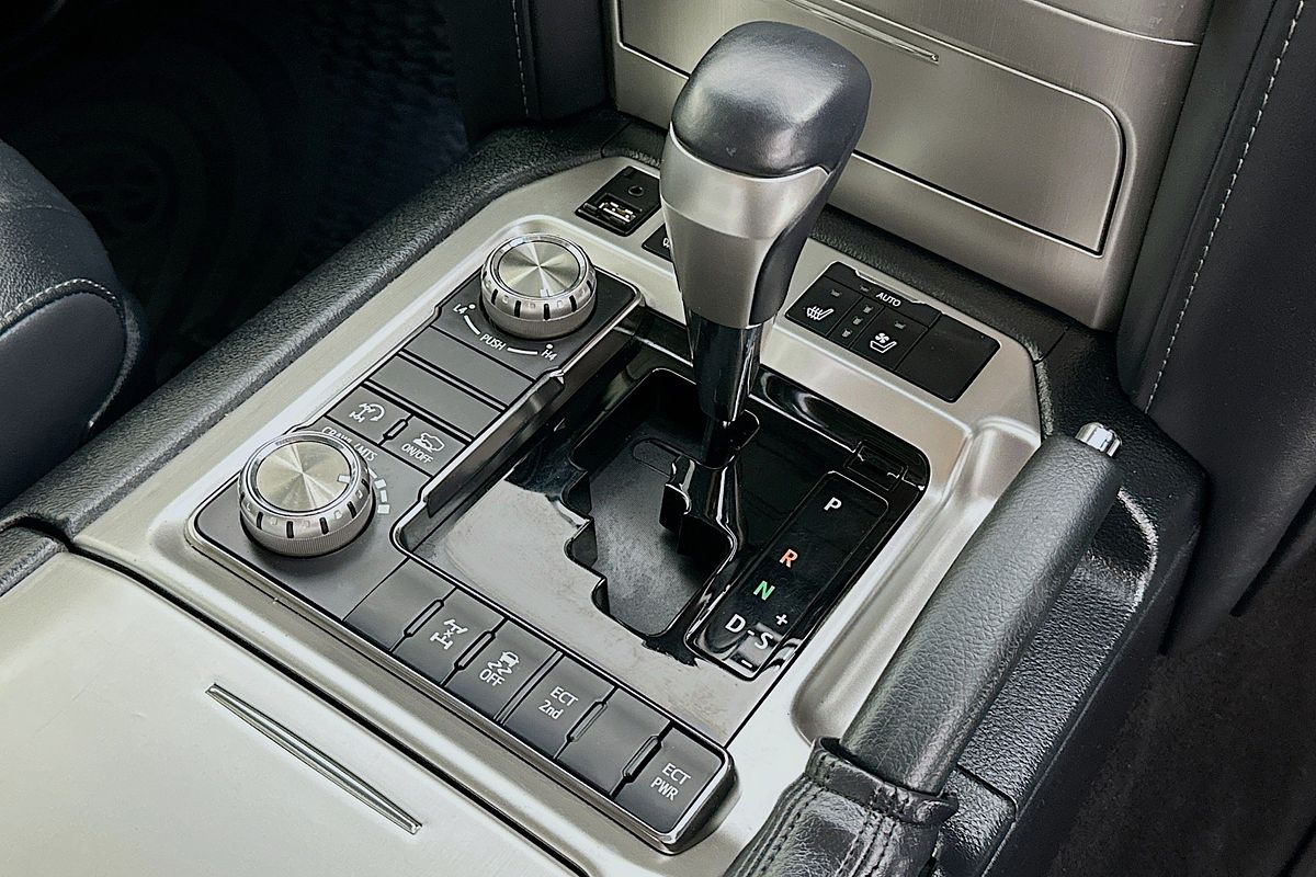 2019 Toyota Landcruiser Sahara VDJ200R