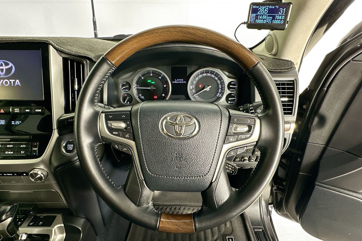 2017 Toyota LANDCRUISER SAHARA (4x4) VDJ200R MY16