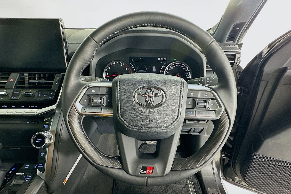2024 Toyota LANDCRUISER LC300 GR-S (4x4) FJA300R