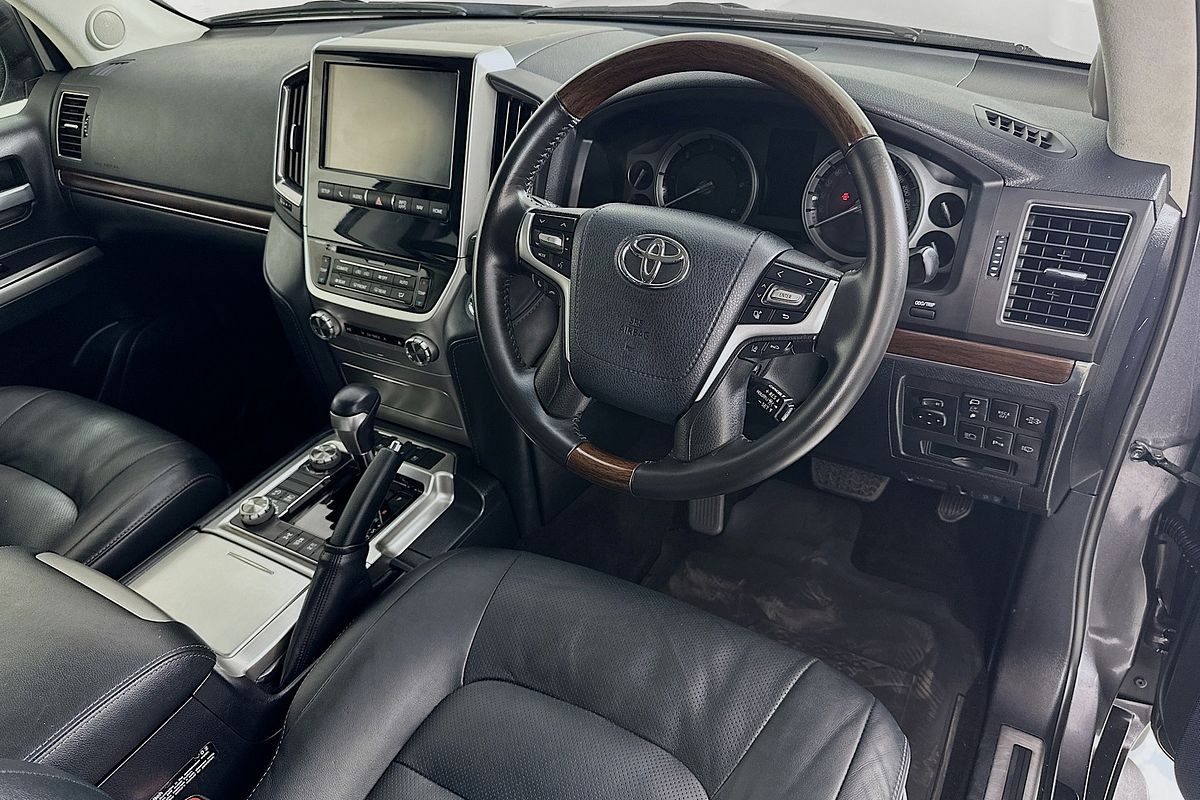 2019 Toyota Landcruiser Sahara VDJ200R