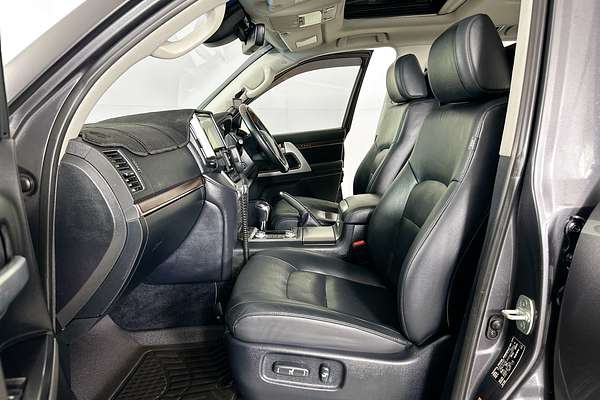 2017 Toyota LANDCRUISER SAHARA (4x4) VDJ200R MY16