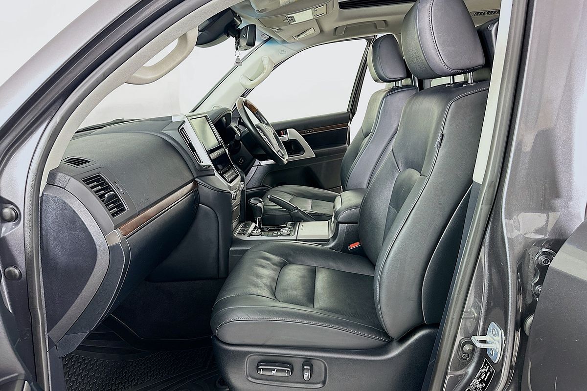 2019 Toyota Landcruiser Sahara VDJ200R