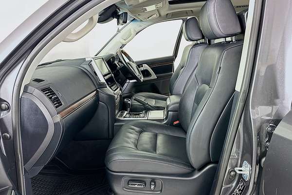 2019 Toyota Landcruiser Sahara VDJ200R