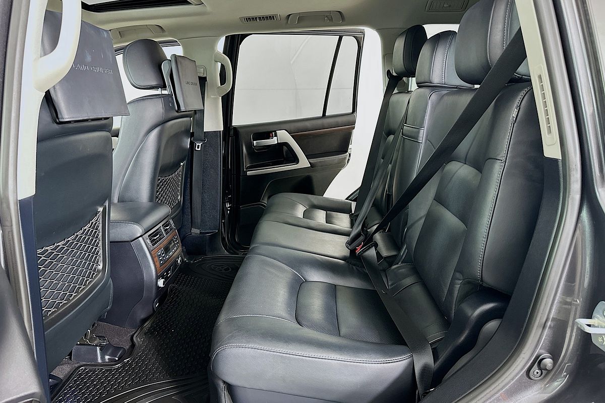 2019 Toyota Landcruiser Sahara VDJ200R