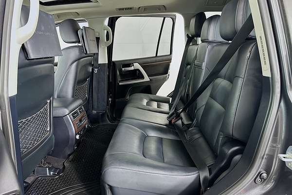 2019 Toyota Landcruiser Sahara VDJ200R