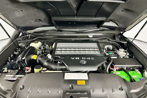 2017 Toyota LANDCRUISER SAHARA (4x4) VDJ200R MY16