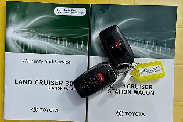 2024 Toyota LANDCRUISER LC300 GR-S (4x4) FJA300R