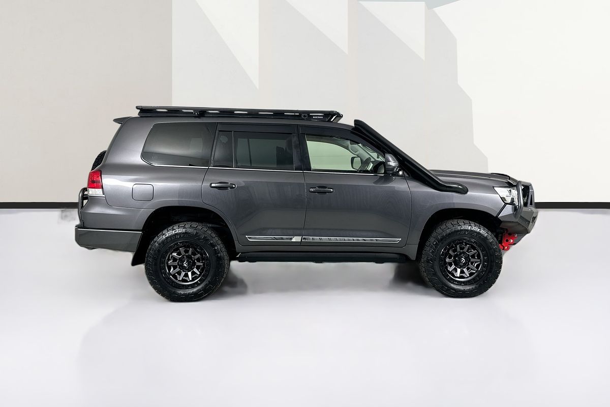 2017 Toyota LANDCRUISER SAHARA (4x4) VDJ200R MY16