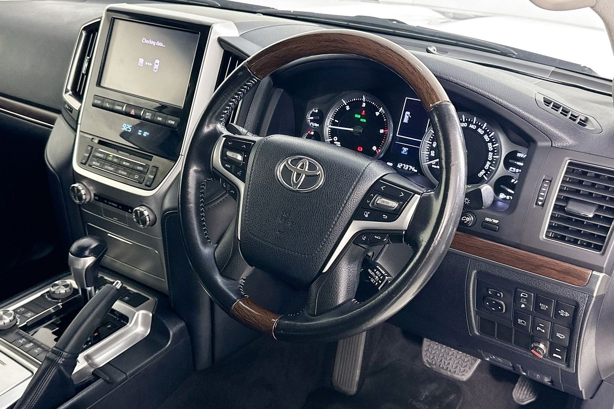 2019 Toyota LANDCRUISER LC200 SAHARA (4x4) VDJ200R