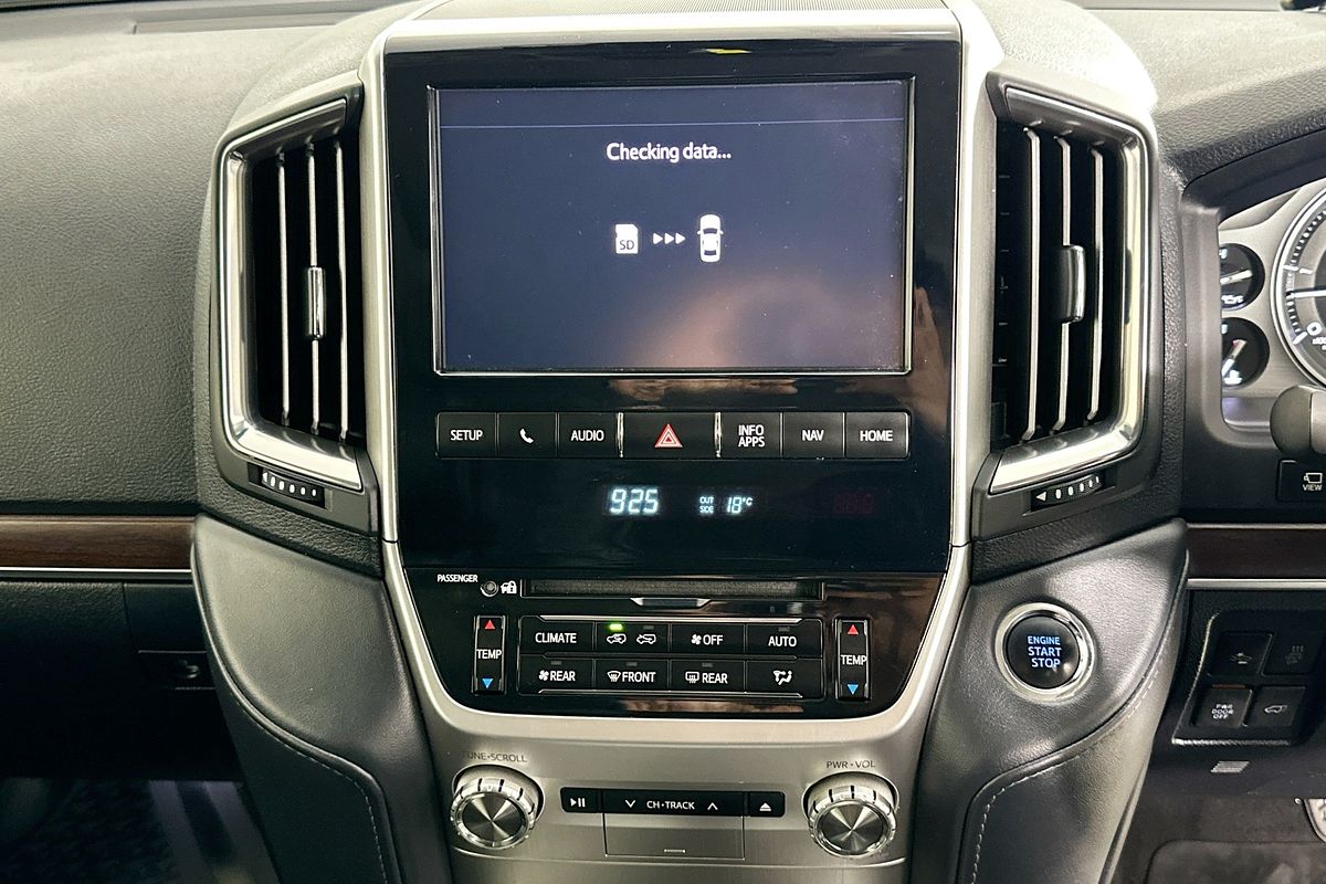 2019 Toyota LANDCRUISER LC200 SAHARA (4x4) VDJ200R