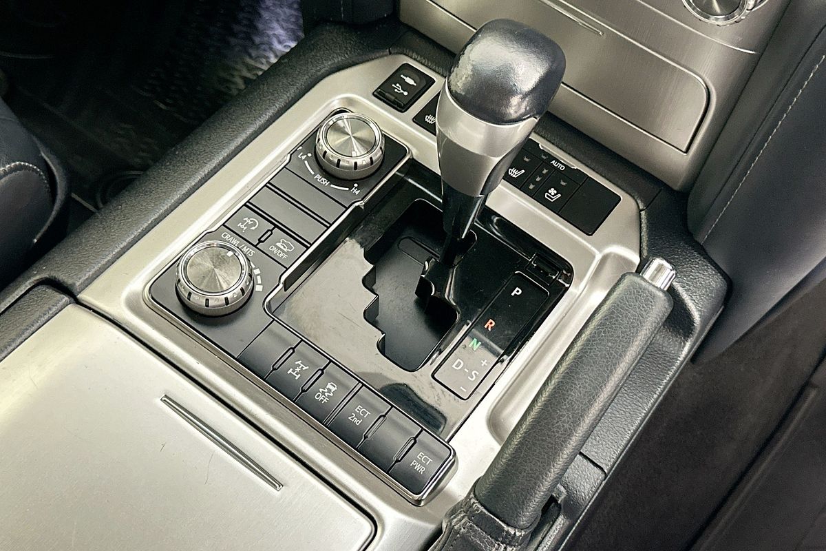 2019 Toyota LANDCRUISER LC200 SAHARA (4x4) VDJ200R