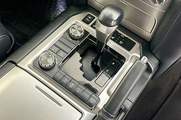 2019 Toyota LANDCRUISER LC200 SAHARA (4x4) VDJ200R