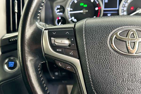 2019 Toyota LANDCRUISER LC200 SAHARA (4x4) VDJ200R