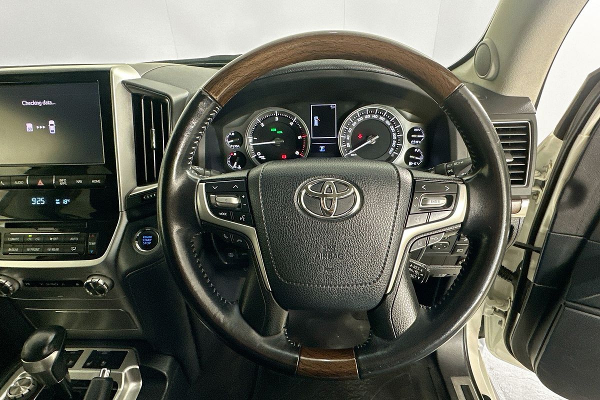 2019 Toyota LANDCRUISER LC200 SAHARA (4x4) VDJ200R