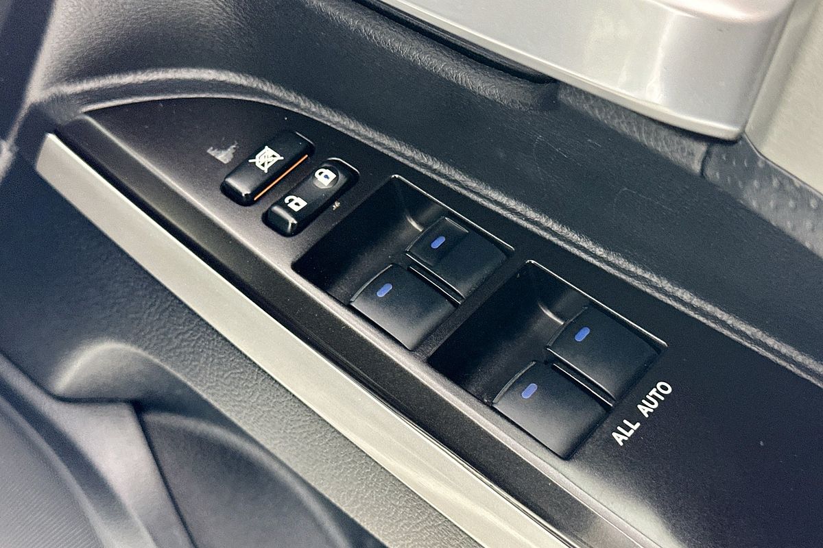 2019 Toyota LANDCRUISER LC200 SAHARA (4x4) VDJ200R