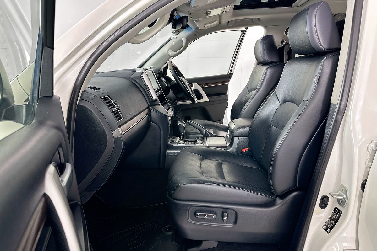 2019 Toyota LANDCRUISER LC200 SAHARA (4x4) VDJ200R