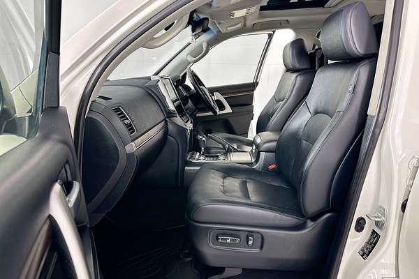 2019 Toyota LANDCRUISER LC200 SAHARA (4x4) VDJ200R