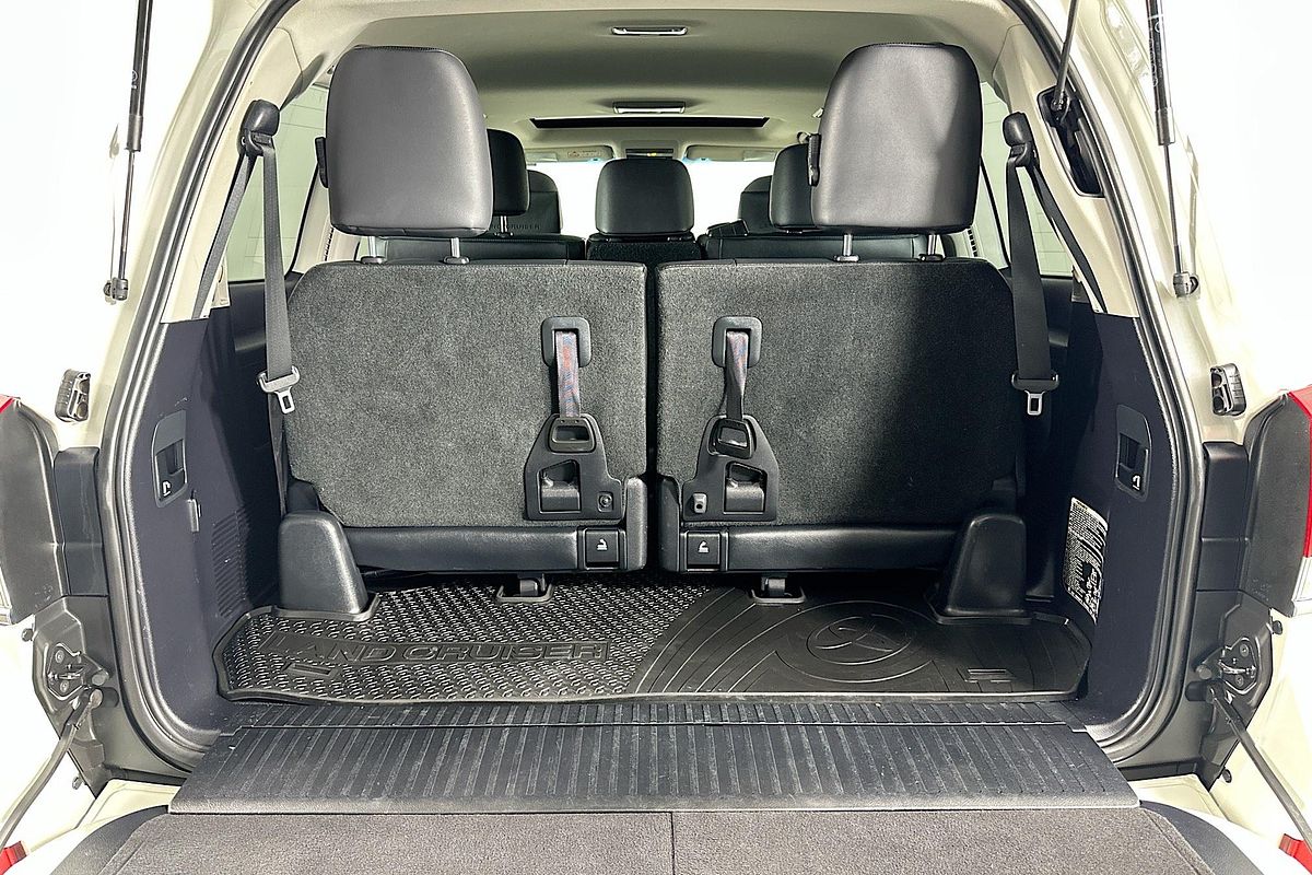 2019 Toyota LANDCRUISER LC200 SAHARA (4x4) VDJ200R